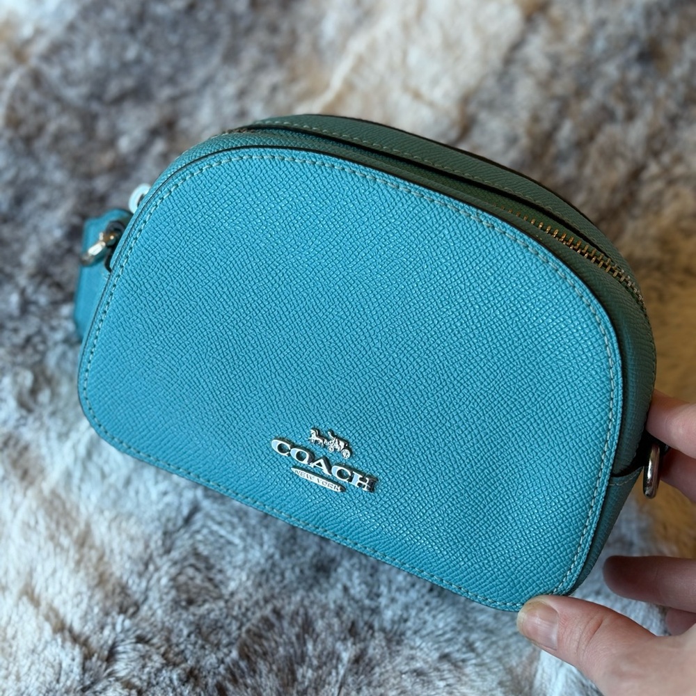 Coach Blue Crossbody Bag with Dome Shape and Zipper Closure - Picture 2 of 5
